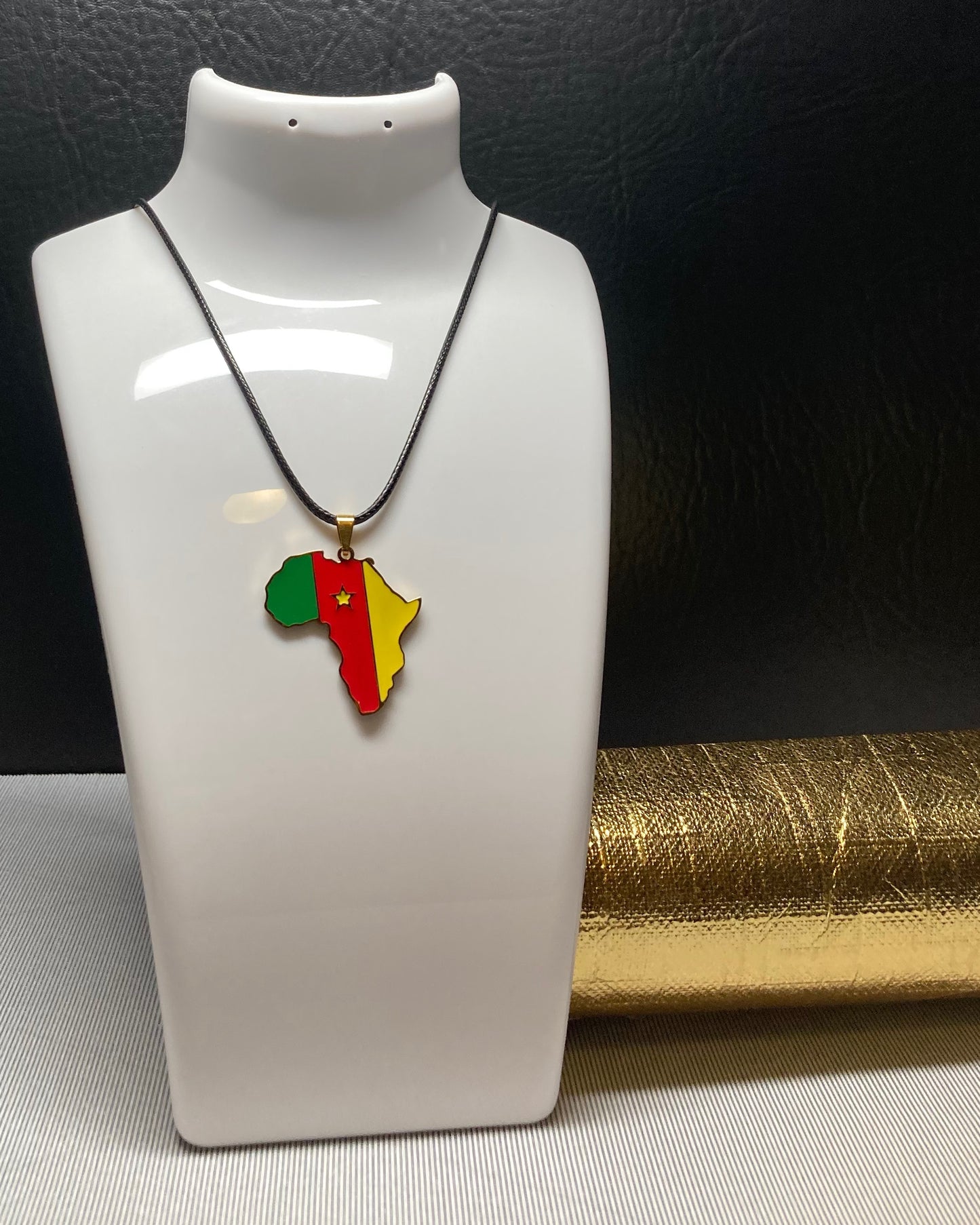 𝐂𝐚𝐦𝐞𝐫𝐨𝐨𝐧 🇨🇲 ✮⋆˙